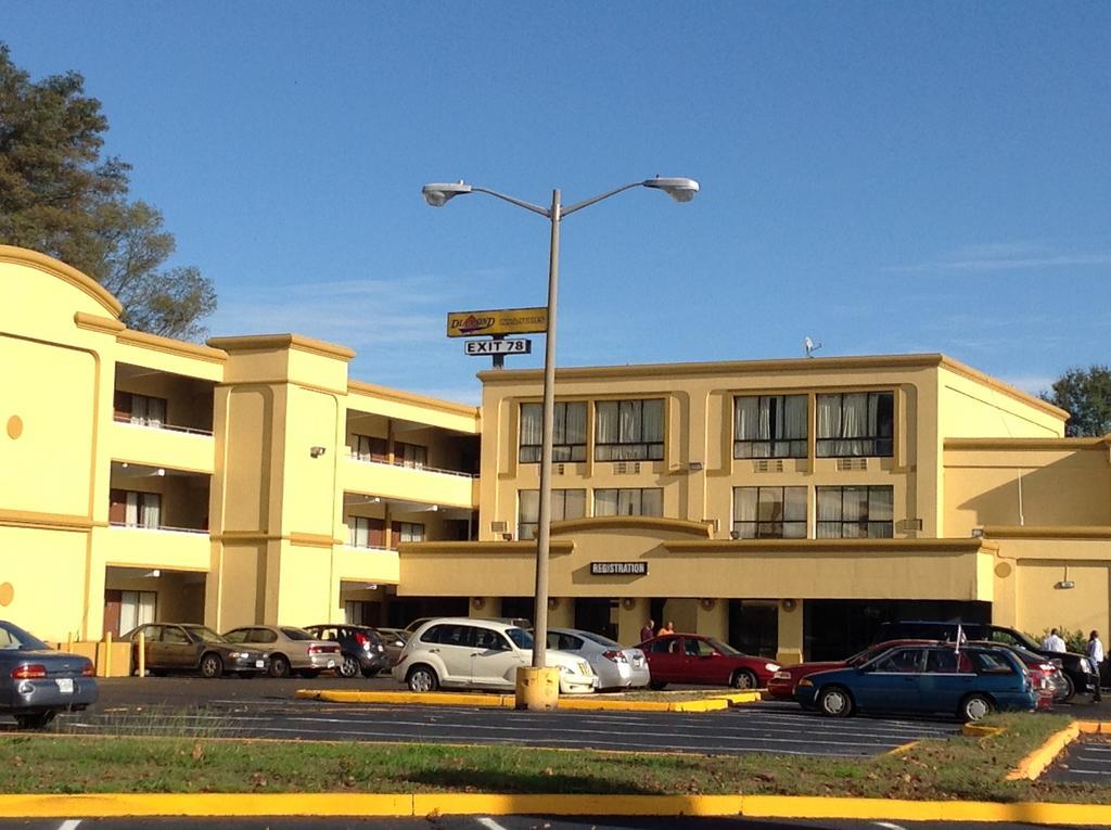 Diamond Inn & Suites Richmond Buitenkant foto