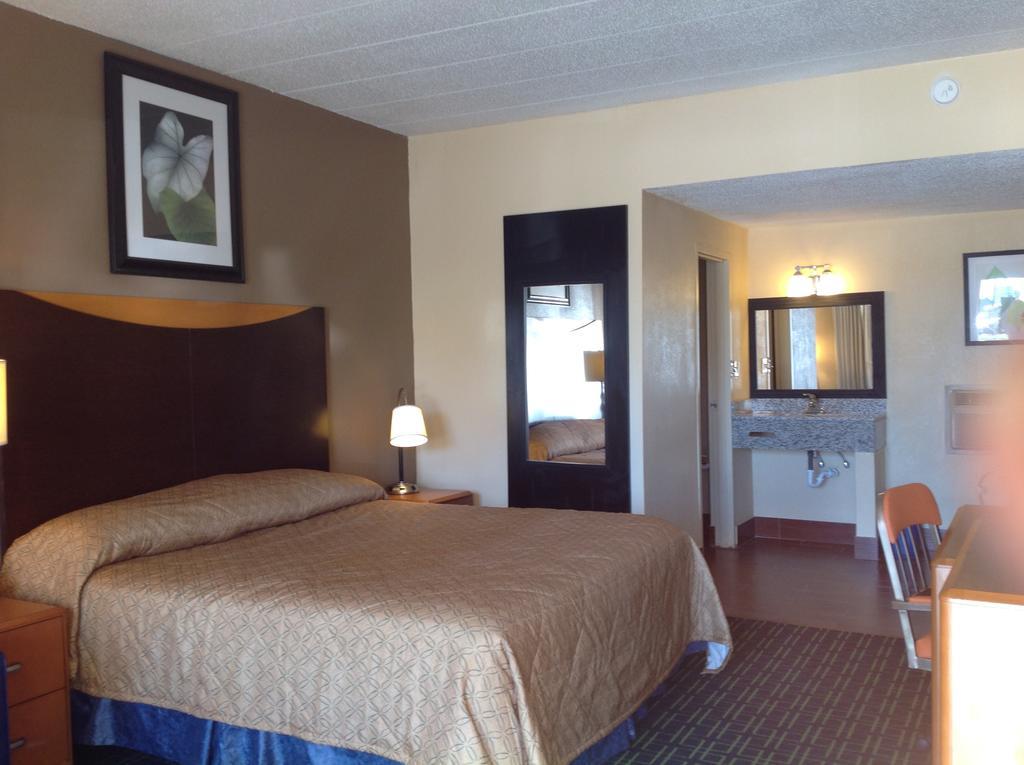 Diamond Inn & Suites Richmond Buitenkant foto