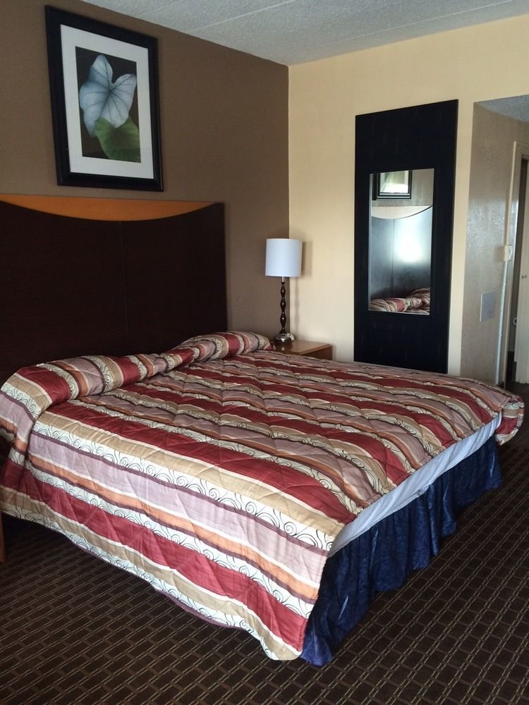 Diamond Inn & Suites Richmond Buitenkant foto