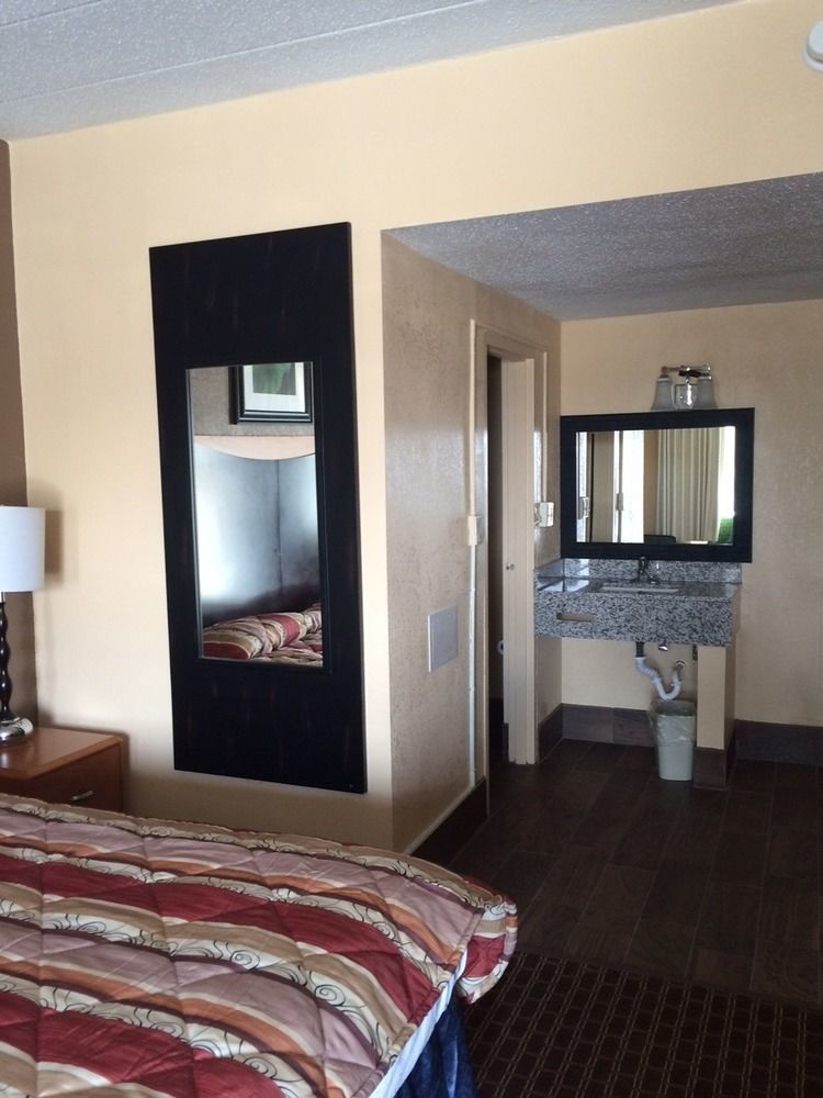 Diamond Inn & Suites Richmond Buitenkant foto