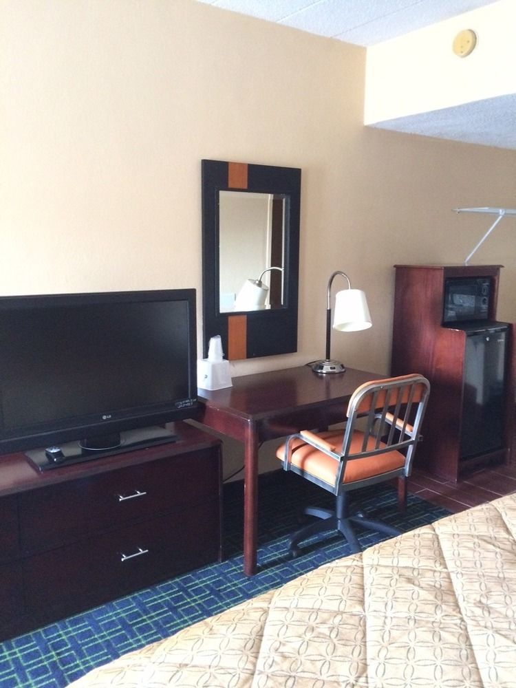 Diamond Inn & Suites Richmond Buitenkant foto