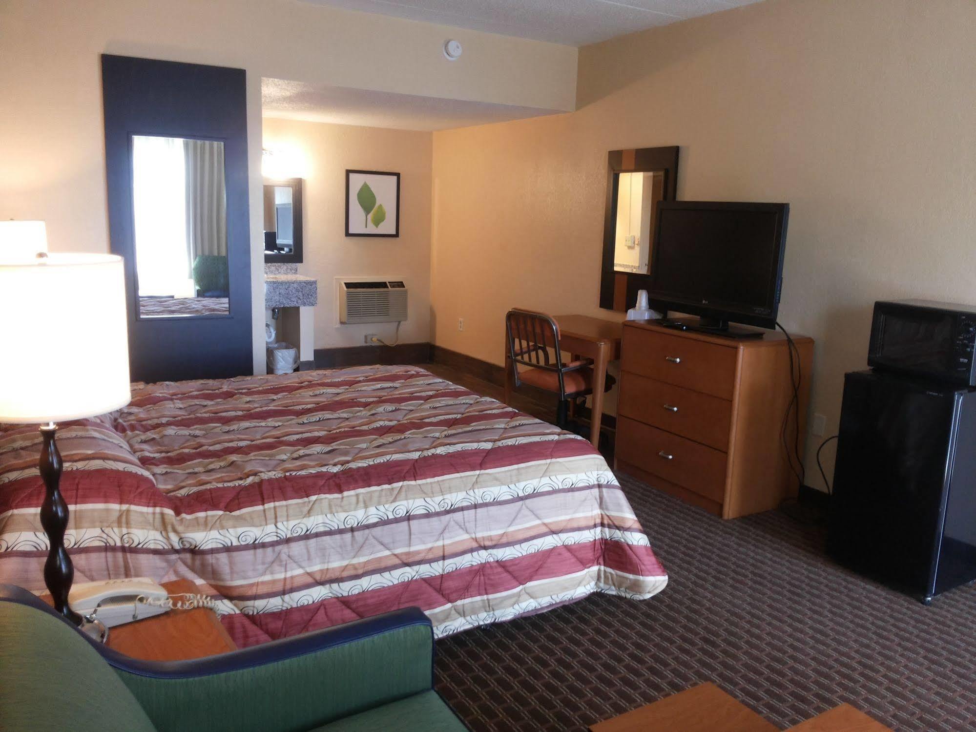 Diamond Inn & Suites Richmond Buitenkant foto