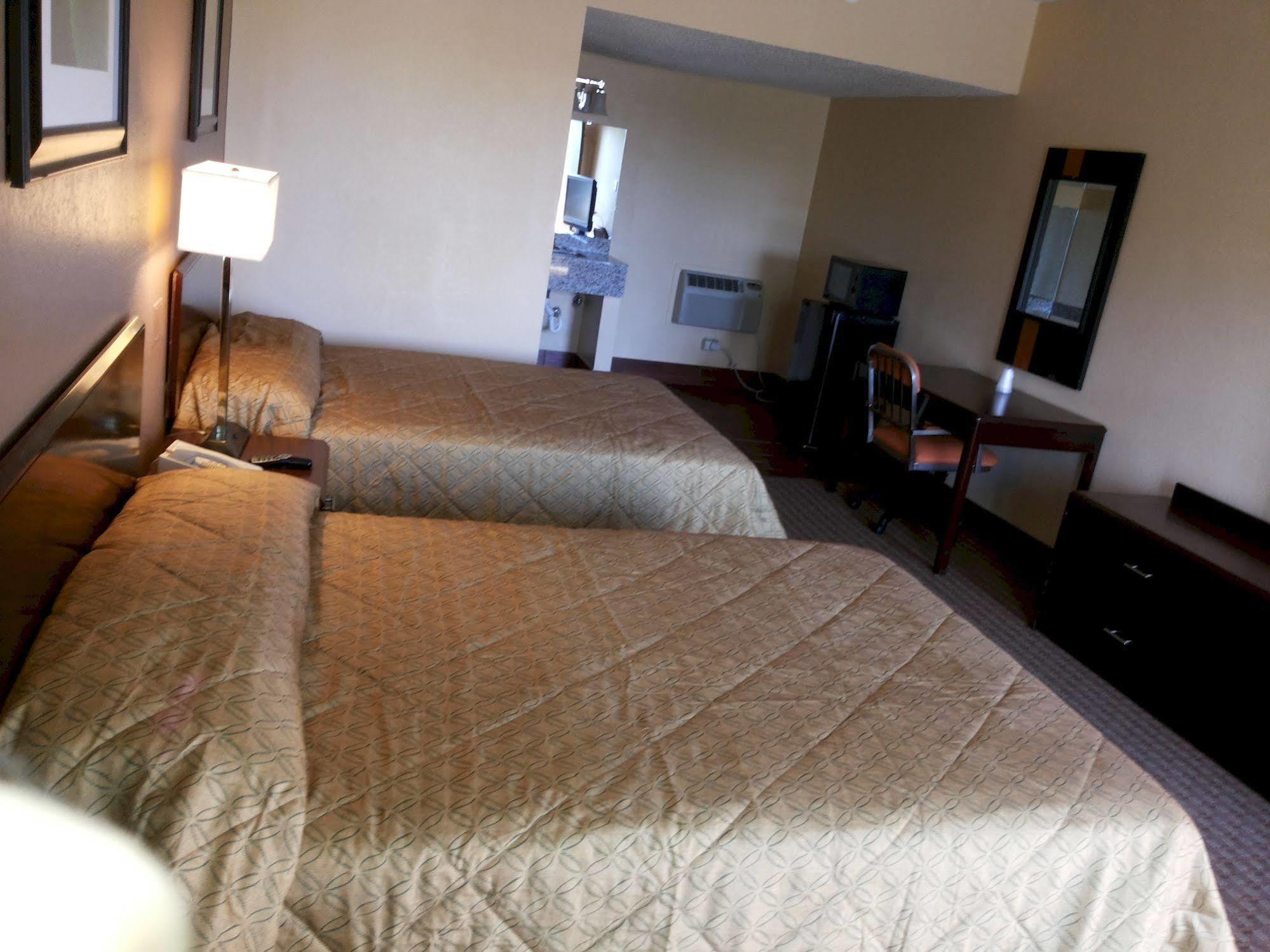 Diamond Inn & Suites Richmond Buitenkant foto
