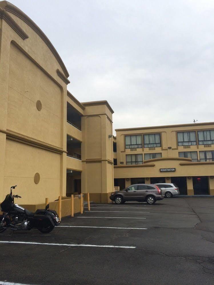 Diamond Inn & Suites Richmond Buitenkant foto